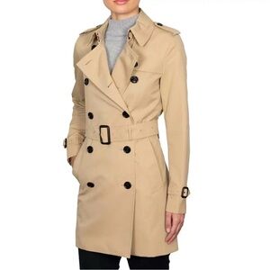 Slim Burberry Slim Sandringham Womens Trenchcoat Color Honey Size 10Us Or 12 UK